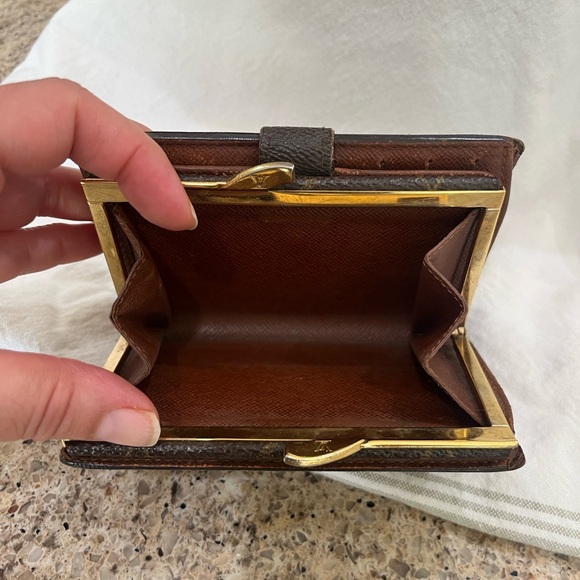 🔥🔥 CLOSET CLEAR OUT! PRICES NEGOTIABLE & DISCOUNT SHIPPING 📦🔥🔥 - Picture 7 of 14